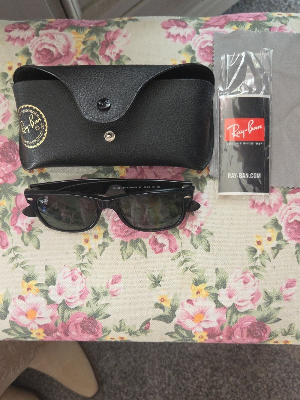Ray-Ban Black Sunglasses with Dark Lenses and Black Case